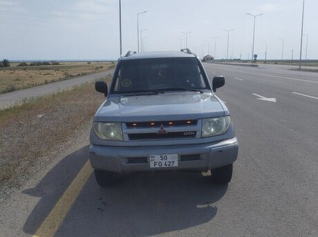 Mitsubishi Pajero io