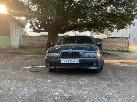 BMW 528