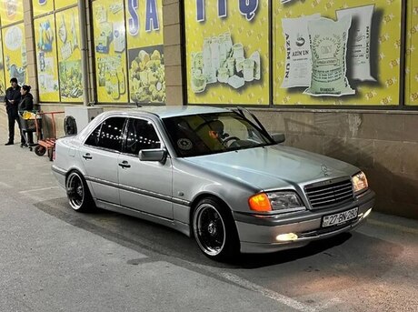 Mercedes C 240