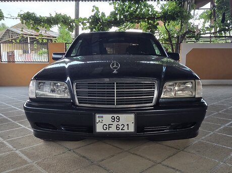 Mercedes C 200