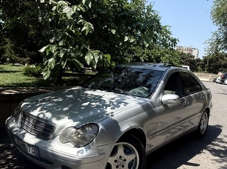 Mercedes C 240
