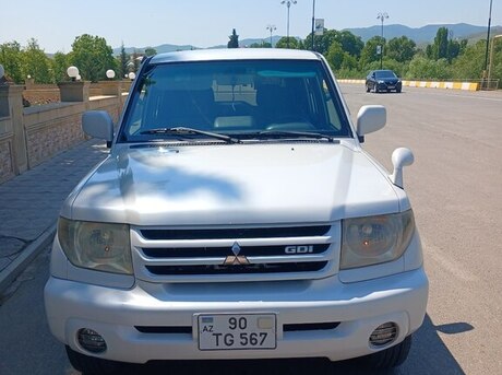 Mitsubishi Pajero io