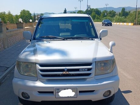 Mitsubishi Pajero io
