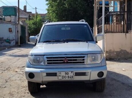 Mitsubishi Pajero io