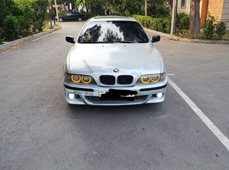 BMW 528