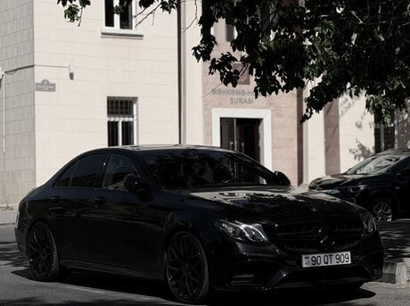 Mercedes E 300