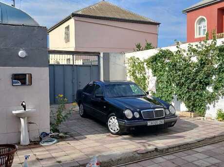 Mercedes E 280