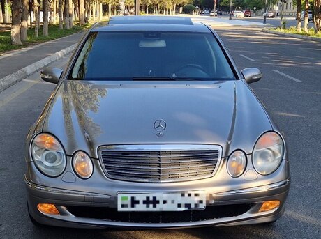 Mercedes E 220