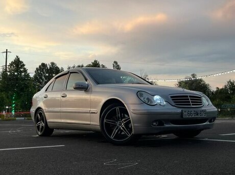 Mercedes C 240