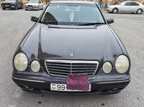 Mercedes E 240