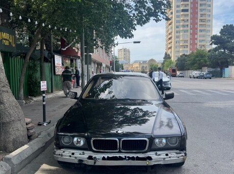 BMW 735