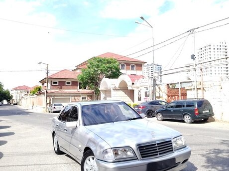 Mercedes C 220