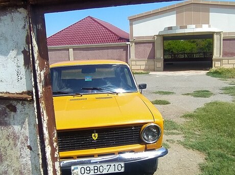 LADA (VAZ) 21011