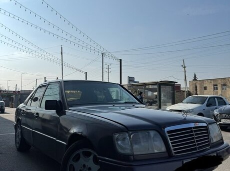 Mercedes 220 E