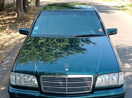 Mercedes C 180