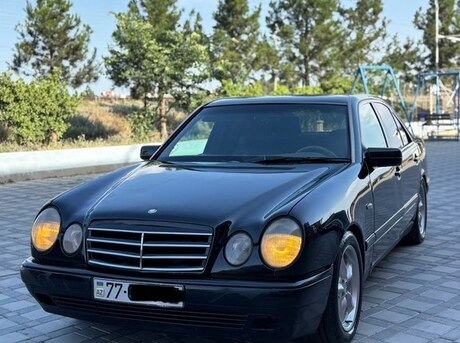 Mercedes E 200