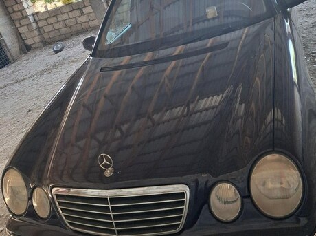Mercedes E 240
