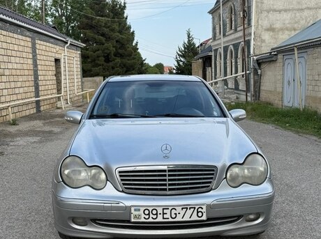 Mercedes C 320