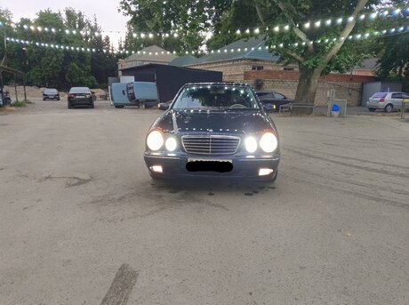 Mercedes E 320
