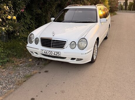 Mercedes E 220
