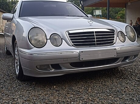 Mercedes E 220