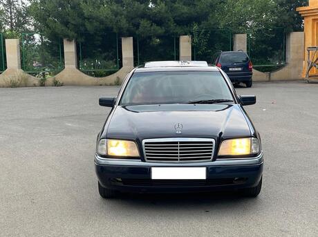 Mercedes C 180