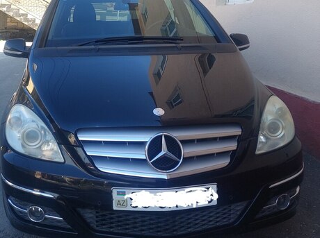 Mercedes B 180