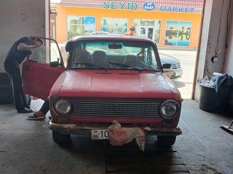 LADA (VAZ) 21011