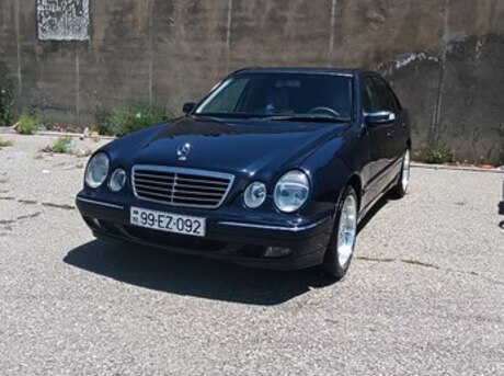 Mercedes E 230