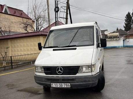 Mercedes 208 D