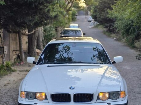BMW 728