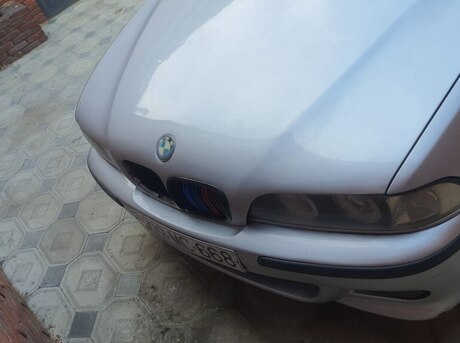 BMW 523
