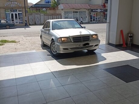 Mercedes C 180