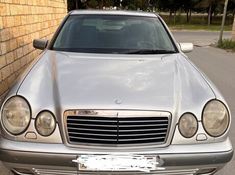Mercedes E 240
