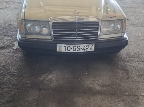 Mercedes 220 E