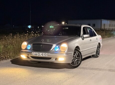 Mercedes E 220