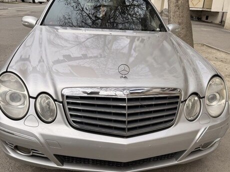 Mercedes E 240