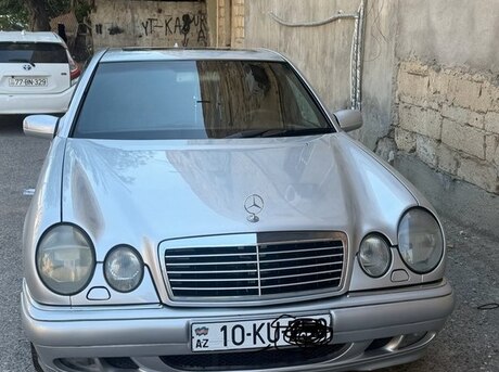 Mercedes E 240