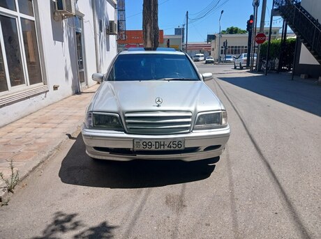 Mercedes C 180