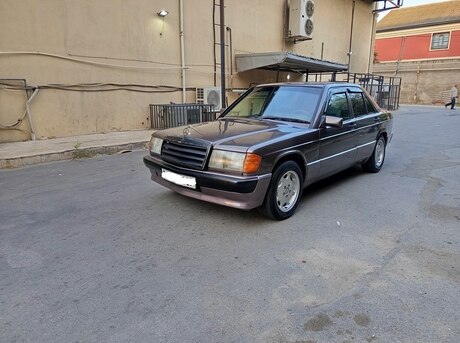 Mercedes 190