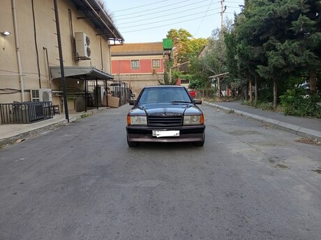 Mercedes 190