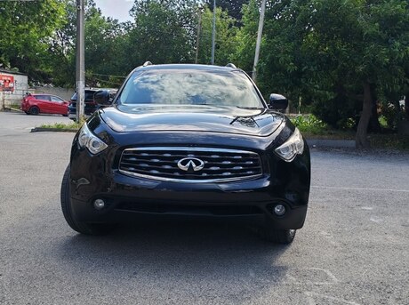 Infiniti FX35