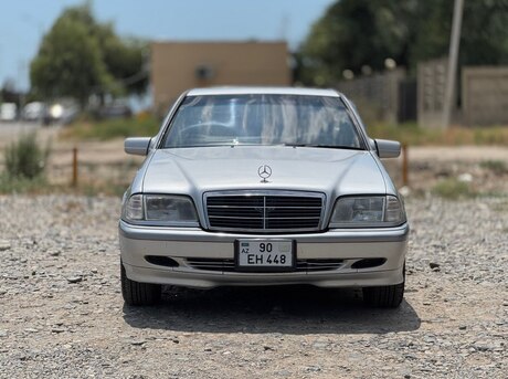 Mercedes C 200