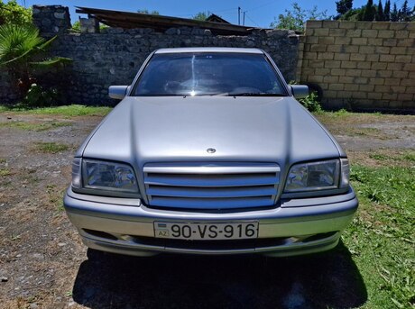 Mercedes C 180