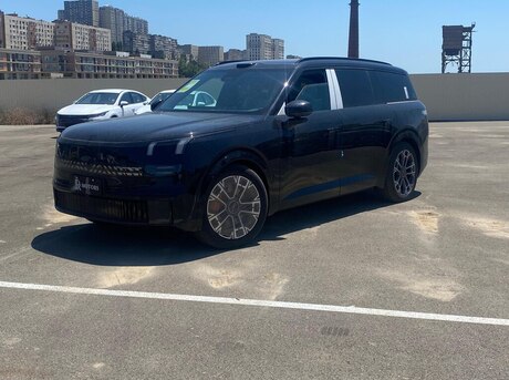 Lynk & Co 900