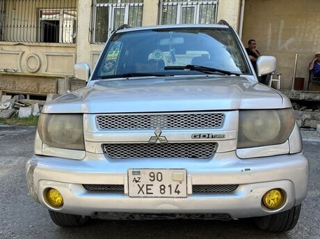 Mitsubishi Pajero io