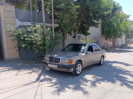 Mercedes 190