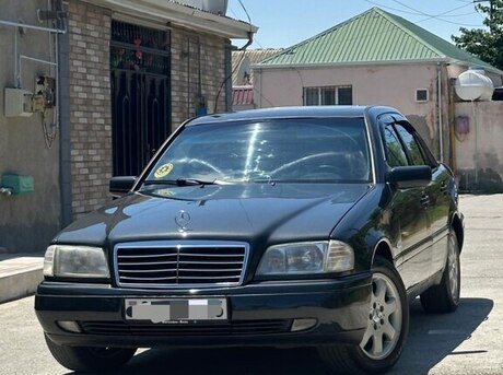 Mercedes C 200