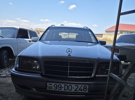 Mercedes C 200