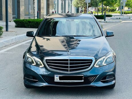 Mercedes E 200